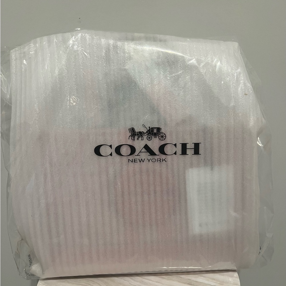 NWT Coach Dempsey Carryall In Signature Jacquard With Stripe And Coach Patch - Picture 2 of 11